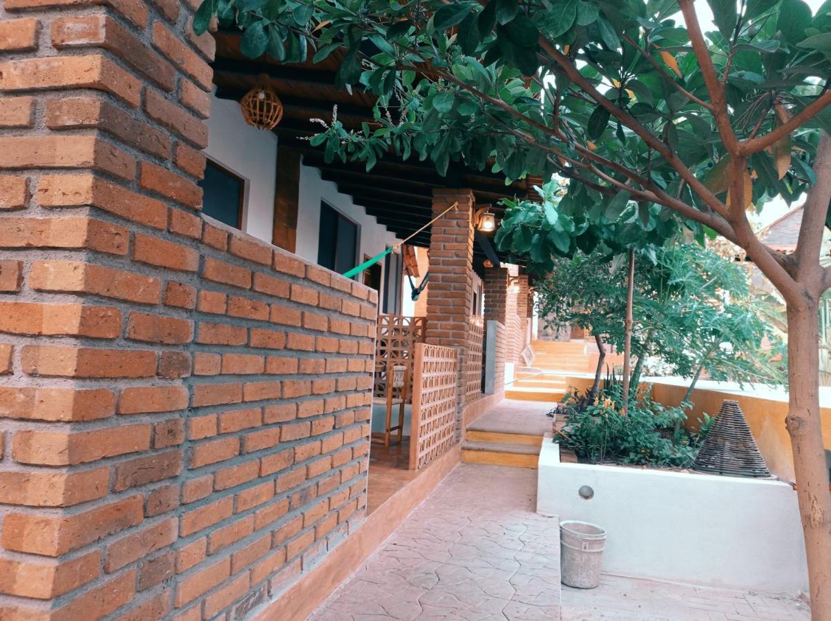 Bungalows Y Cabanas, Las Barracas De La Barra Malucano Exterior photo